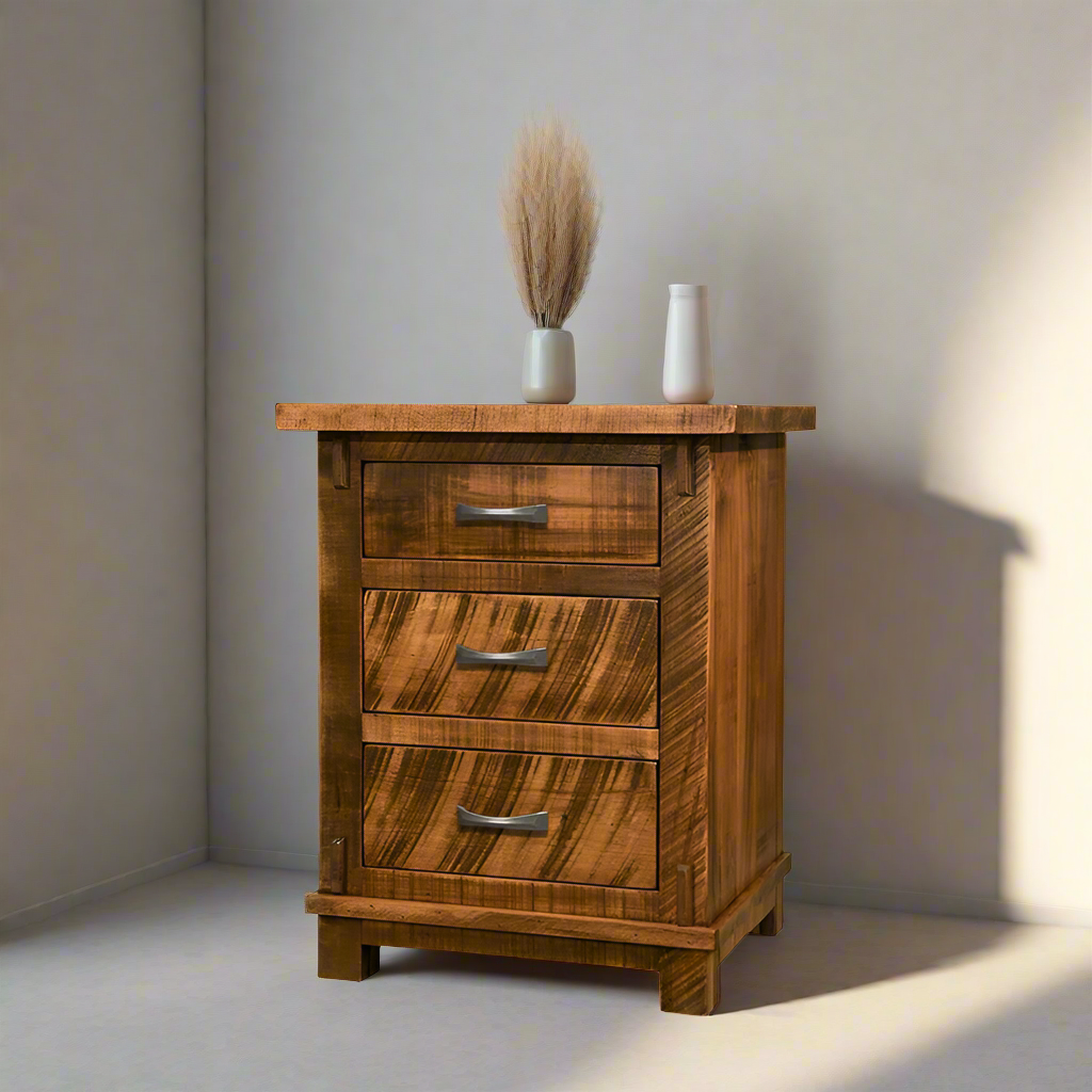 Table de chevet en bois massif de style ferme urbaine